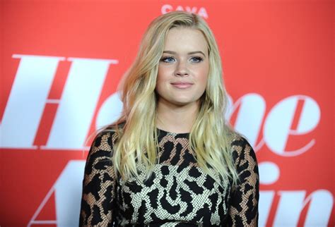 Reese Witherspoons Gorgeous Daughter Is Officially A Model Insidehook