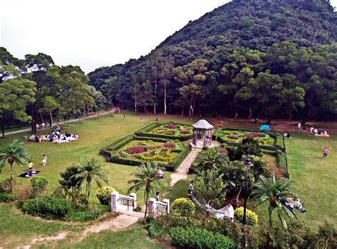 Established in 1911, the university of hong kong (hku) is the territory's oldest institute of higher learning and also an internationally recognized, research led, comprehensive university. أجمل أربع حدائق في هونغ كونغ | الصين