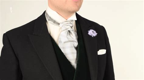 How To Tie A Formal Ascot For Proper Traditional Morning Wear