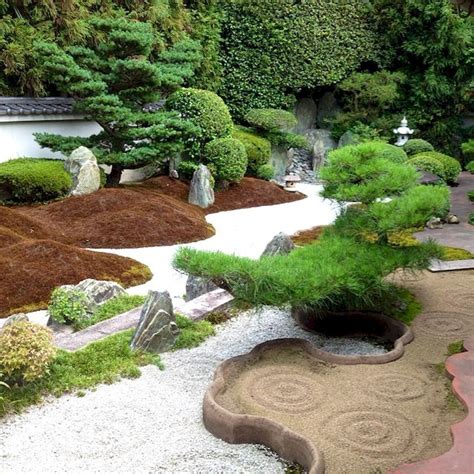Using a tiny japanese garden design makes it easy to tidy up and make it appealing. Simple rock garden decor ideas for your front or back yard ...