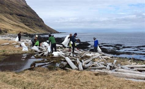 Photos Volunteers Remove Several Tons Of Plastic Trash From