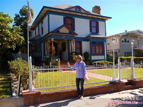 Genç bir kadın olan libby, kocasının ani ölümü ile büyük bir yıkım. The Los Angeles Filming Locations of "Hocus Pocus ...