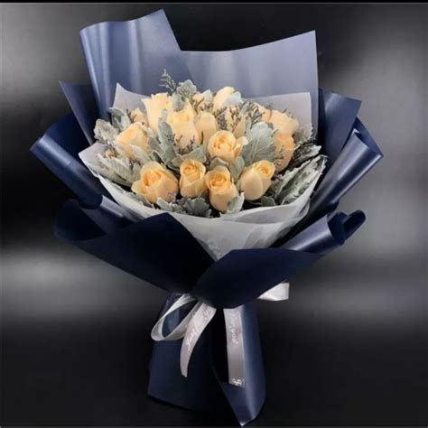 24 Pcs Roses Bouquet Pak Tak Florist Hk Ltd