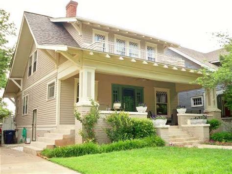 Cream Colored Craftsman Home With Off White Trim Get The Look With