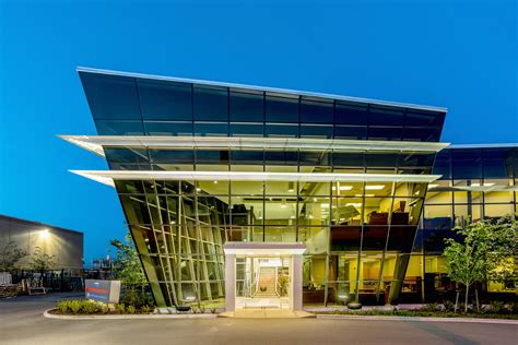 Phoenix Glass Headquarters Is A Showcase Of Glass And Aluminum • Phoenix Glass