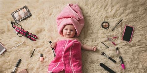 Konsep Foto Bayi Perempuan Baru Lahir Lucu Dan Cantik Di Rumah