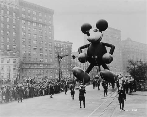 Macy S Thanksgiving Day Parade 10 Decades Of Balloons Visualized Cnn
