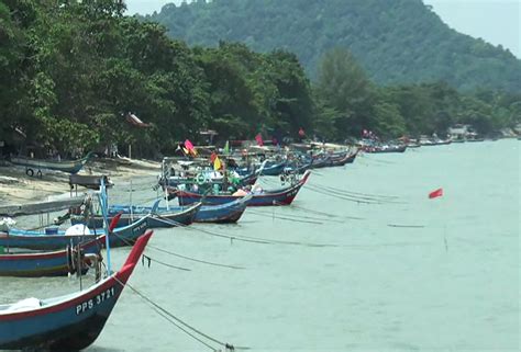 Imej satelit pada 19 april 2021 menunjukkan taufan surigae di pantai timur filipina. Tolak tambak laut keutamaan pembangkang sidang Dewan akan ...