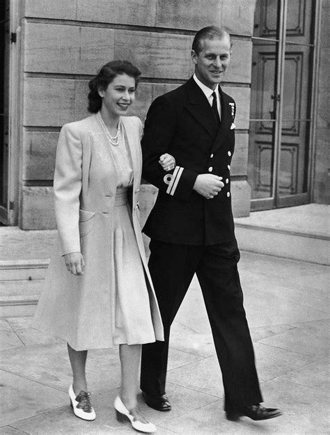 Her father, king george vi, was ill with the disease that would eventually take his life. Princess Elizabeth with Prince Philip, 1947 | Young queen ...