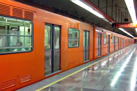 Metro De La Ciudad De México Cumple 46 Años