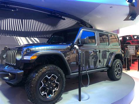 fca displays electric jeep wrangler xe plug  hybrid  ces