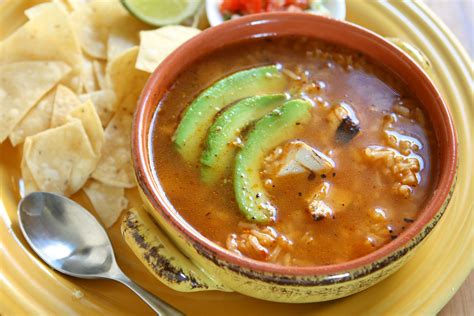 Questa zuppa di pollo con tortilla richiede molto tempo di cottura, ma nonostante ciã² vanta una meravigliosa â¼ di cucchiaino di origano secco. Zuppa di pollo e avocado: la ricetta per preparare la ...