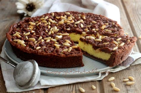 Torta con cacao e nocciole al microonde #lacucinadilice la cucina di lice visita il mio blog: Crostata della nonna o torta della nonna con frolla al cacao