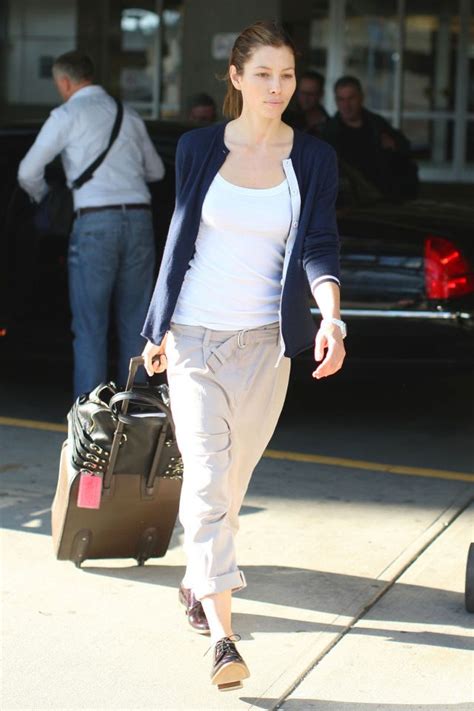 Jessica Biel Without Make Up Is Still Gorgeous 7 Pics