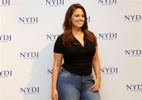 Ashley Graham Becomes Sports Illustrated‘s First ‘plus Size Cover Girl