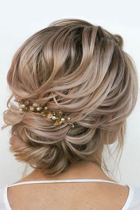 Stone and crystal headband another way to bring your short bob to life is by wearing a subtle headband with stones and crystals. 20 Best Prom Hairstyles for Short Hair 2021 | Short Hair ...