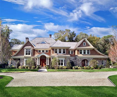 17 Classic Traditional Home Exterior Designs Youll Adore