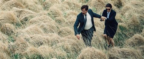 Sebastian (ryan gosling) and mia (emma stone) are drawn together by their common desire to do what they love. The Lobster Movie Review & Film Summary (2016) | Roger Ebert
