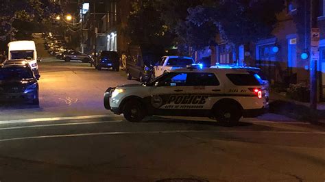 Man Barricaded Inside North Side Home Leads To Swat Situation Cbs