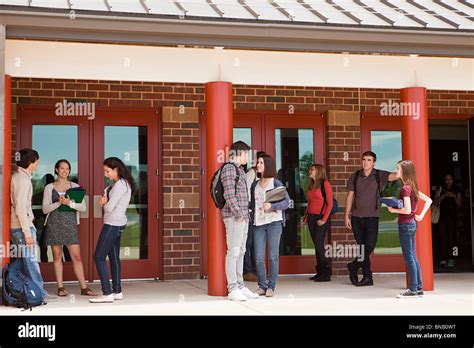 Students School Building Hi Res Stock Photography And Images Alamy