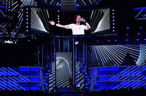 Chris Cornells Billboard Music Awards 2017 Tribute By Imagine Dragons