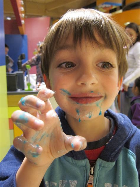 cotton candy face messy face gross disney photo ideas disney photos cotton candy messy