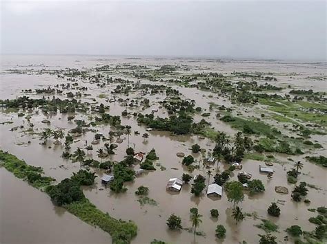 Cyclone Idais Death Toll Over 1000 Hundreds Of Thousands Displaced