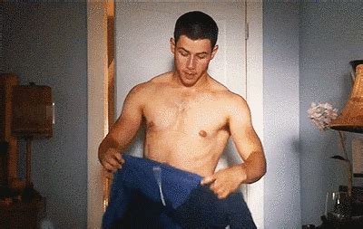 Nick Jonas desnudo y practicando sexo en su película GOAT CromosomaX