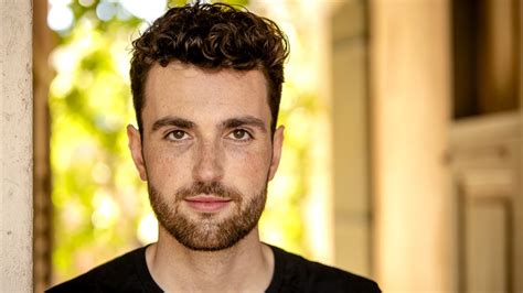 Dutch singer who is best recognized for winning the eurovision song contest 2019 with the song arcade. he also went on to participate in the fifth season of the voice of holland. Duncan Laurence is weer vrijgezel | RTL Nieuws