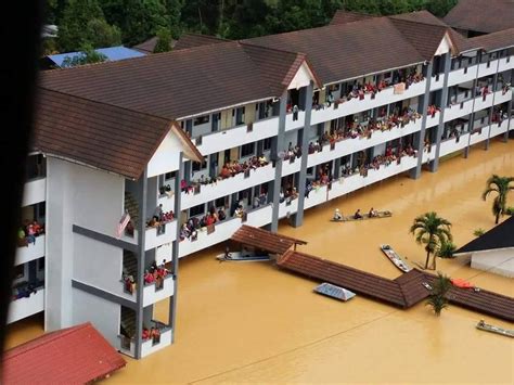 Bmkg mengatakan hujan ekstrem diprediksi masih akan turun dalam beberapa waktu ke depan. Ke mana peruntukan RM800 juta untuk mangsa banjir? - Kit ...