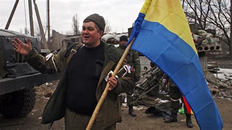 Ukraine Forces Withdrawal From Debaltseve Makes Cossacks Celebrate