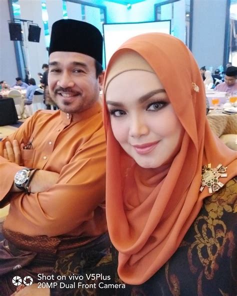 Di Majlis Perkahwinan Sitinuraminahfahmi Siti Nurhaliza Instagram Posts Happy Beautiful
