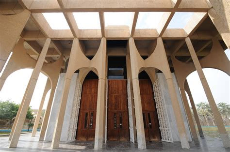 حددت جامعة الملك فهد للبترول والمعادن، يوم الثالث من يونيو المقبل، كآخر موعد لتلقي طلبات الالتحاق ببرامج ماجستير السنة الواحدة، الذي بدأ التقديم فيه يوم 12 مايو الجاري. مسجد جامعة الملك فهد للبترول والمعادن | جائزة عبداللطيف الفوزان