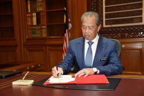 Prime minister perdana menteri tan sri muhyiddin yassin. New Malaysia leader says he's not a 'traitor,' vows to ...