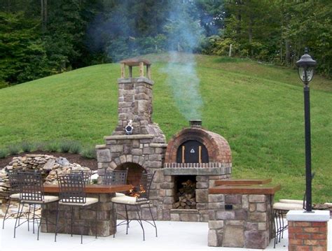 Your grill takes center stage and the spotlight is on your bbq. 37 DIY Outdoor Fireplace and Fire pit Ideas - GODIYGO.COM ...