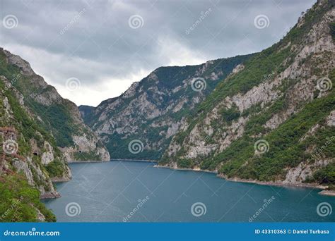 Lake Piva Pivsko Jezero Stock Image Image Of Scenery 43310363