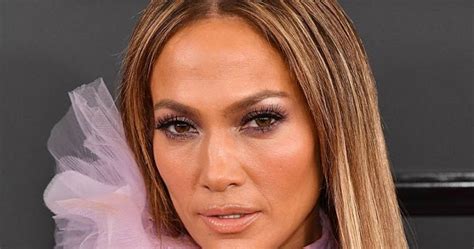 Jennifer Lopez At The 2017 Grammy Awards