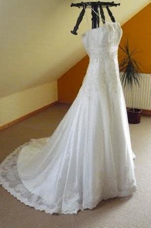 Brautkleider online shop, schneller versand. Atelier Zauberhaft elfenbein, schulterfrei,bodenlang mit ...