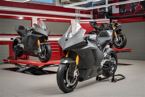 Ducati Begins Production Of V21l Motoe Electric Race Bikes Visordown