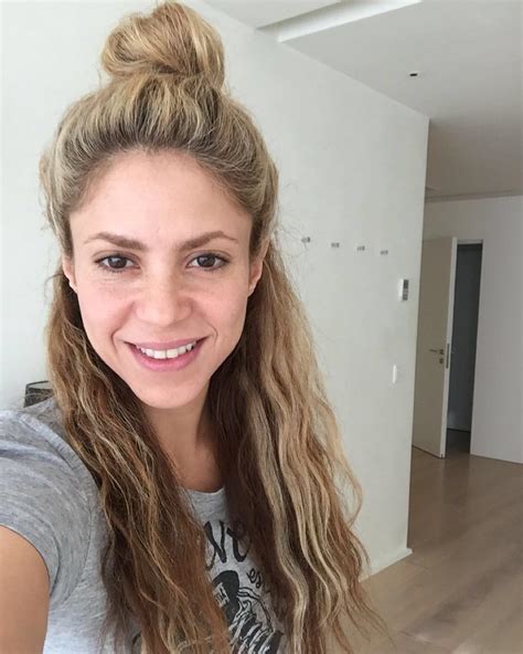 Shakira Celebrates Birthday With No Makeup Selfie Social News Xyz