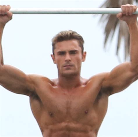 Zac Efron Got Ridiculously Shredded For Baywatch Heres How