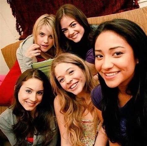 What Unanswered Questions Do You Have For The Pll Cast Pretty Little Liars Pretty Litle