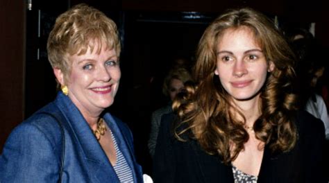 Julia Roberts Opens Up About Losing Her Beloved Mom