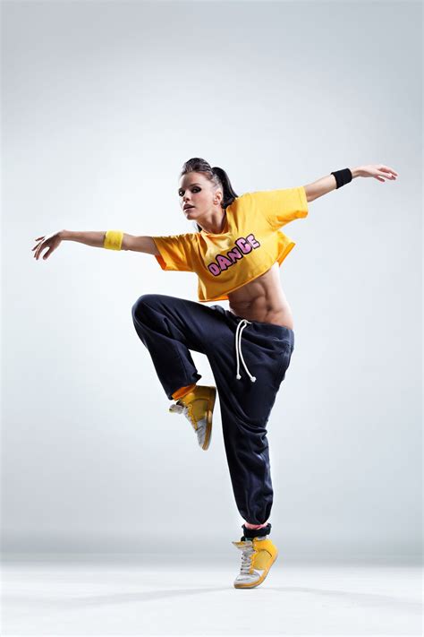 What Do Hip Hop Dancers Wear Dance Poise Dance Photography Poses