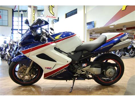 Racing track capabilities for the 2007 honda vfr 800 interceptor: Honda Vfr800 25th Anniversary Edition Motorcycles for sale