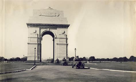 India gate is counted amongst the largest war memorials in india and every republic day, the prime minister visits the gate to pay their tributes to the amar jawan jyoti, following which the republic day parade starts. India Gate ~ Path Rarely Taken - The Travel Blog