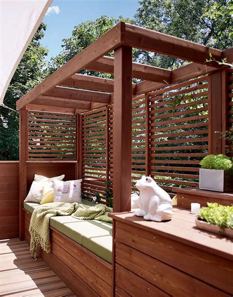 If so, it's time to build that deck you have always dreamed about! 36 Impressive DIY Outdoor Privacy Screens Ideas You'll Love