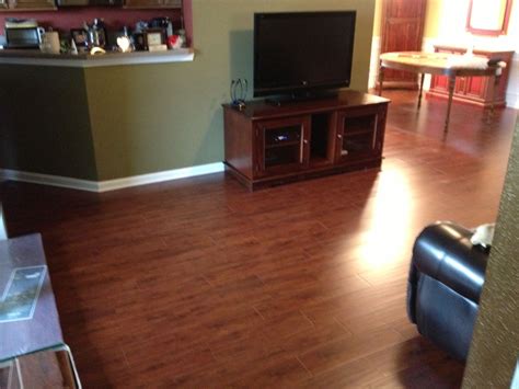 Choose from gray laminate flooring, black laminate flooring, white laminate flooring and more. Not the best image quality, but another beautiful new laminate floor. This one boasts a ...