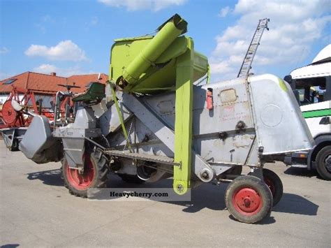 Claas Columbus 1964 Agricultural Combine Harvester Photo And Specs