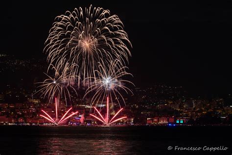 Das schnellste newsportal die newsplattform lessentiel.lu berichtet täglich während 18 stunden über news, entertainment, sport, wirtschaft, gesundheit, lifestyle. Feuerwerk am Luganersee zum Nationalfeiertag (1) Foto ...